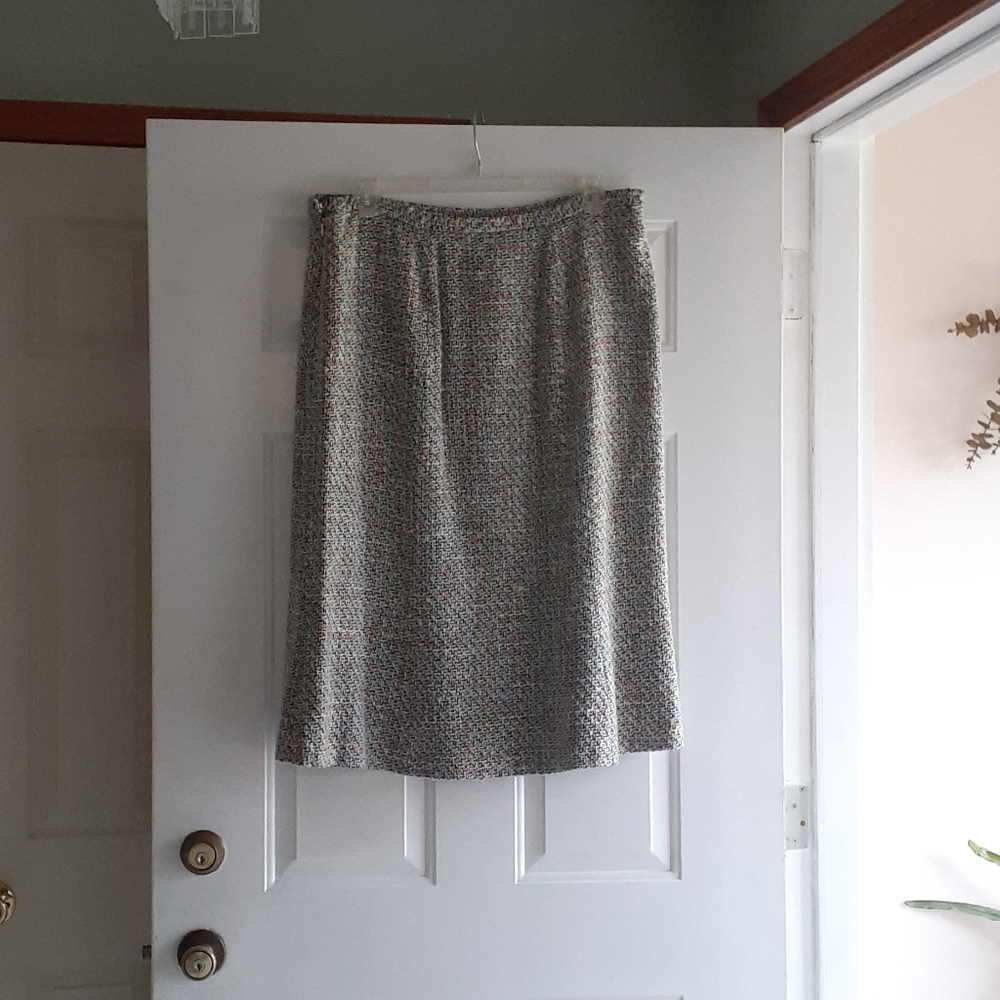 Woven skirt